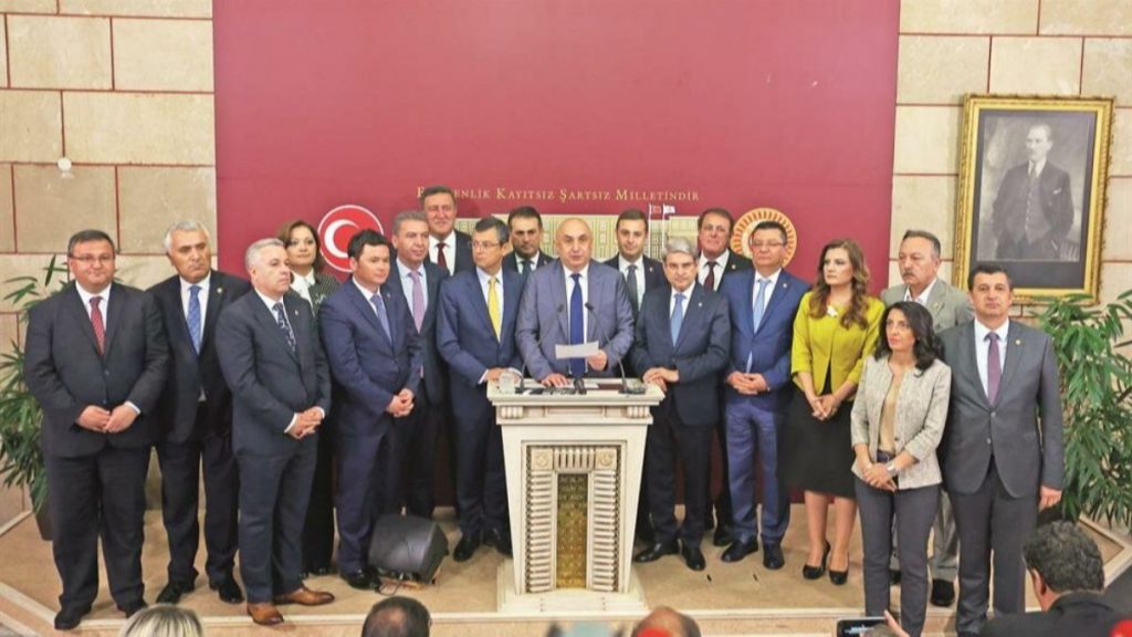 Seçim yasasında değişiklik: Meclis’te grup kurma şartı kaldırılıyor