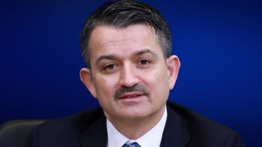 Tarım ve Orman Bakanı Bekir Pakdemirli görevinden ayrıldı