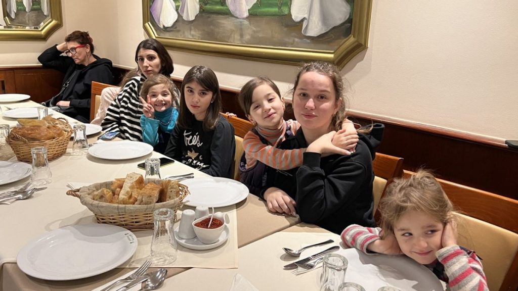 Ukrayna’daki savaştan kaçan Kırım Tatarlarına Köln’deki Türkler sahip çıktı