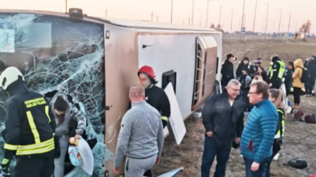 Ukraynalı mültecileri taşıyan otobüs kaza yaptı: 12 yaralı