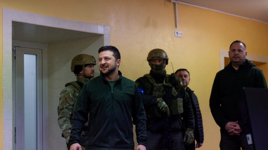 Zelensky: Ukrayna’daki bazı partilerin faaliyetleri askıya alınacak