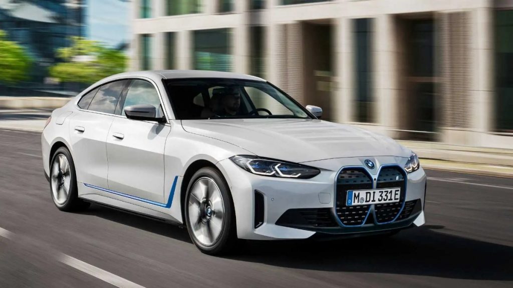 BMW, 2021’de satışlarını yüzde 8 artırdı