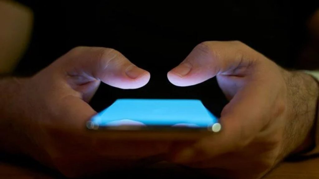 Hindistan 320 mobil uygulamayı engelledi