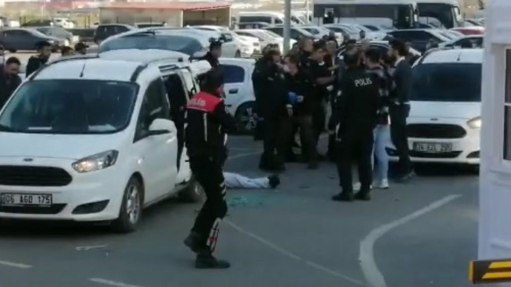 Küçükçekmece Adalet Sarayı önünde silahlı kavga