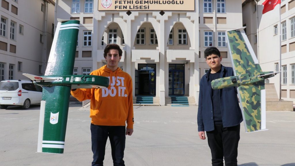 Malatyalı lise öğrencileri İHA üretti