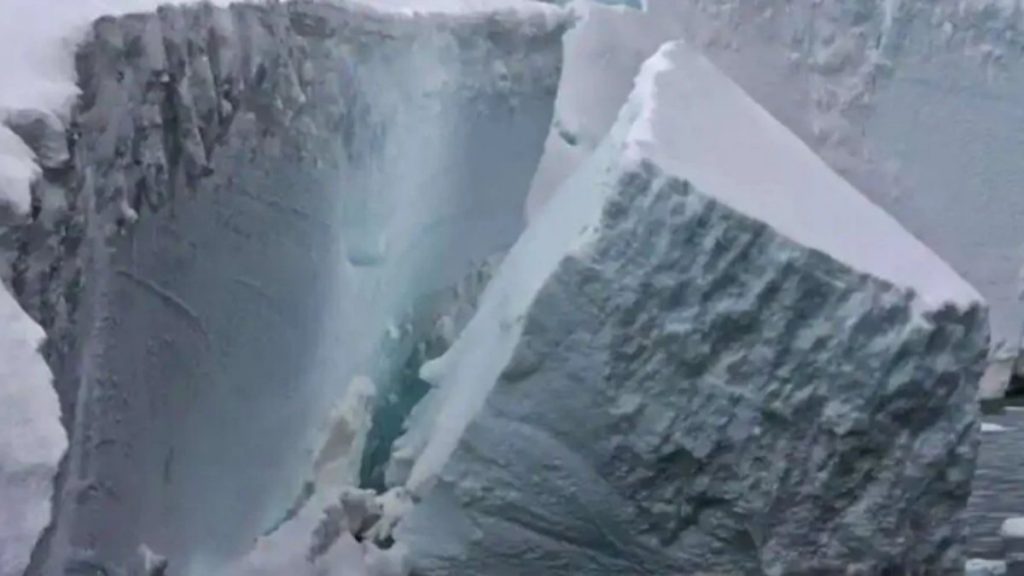 NASA, Antarktika’da eriyen bölgenin görüntülerini paylaştı