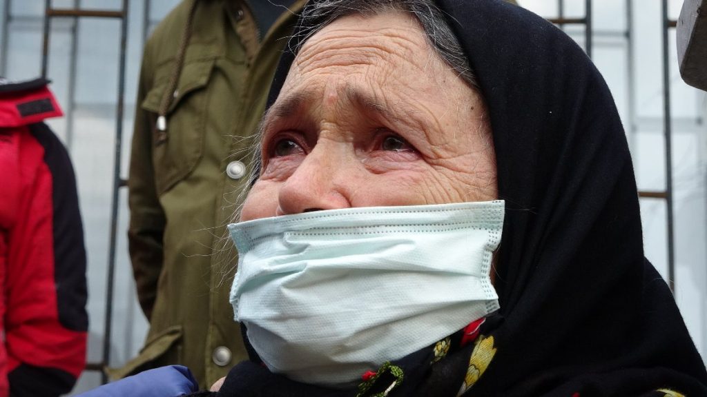 Ordu’daki heyelanda evi yıkılan yaşlı kadın gözyaşlarına boğuldu