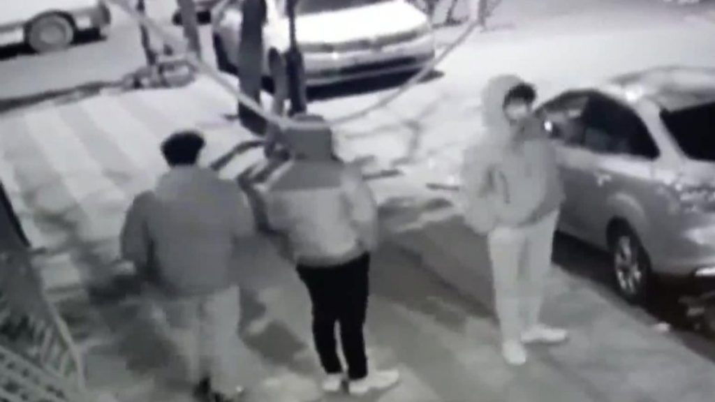 Sultangazi’de gençlerin silahlı kavgası