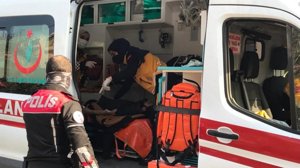 Zonguldak’ta annesiyle tartışıp, kendisini bıçakladı