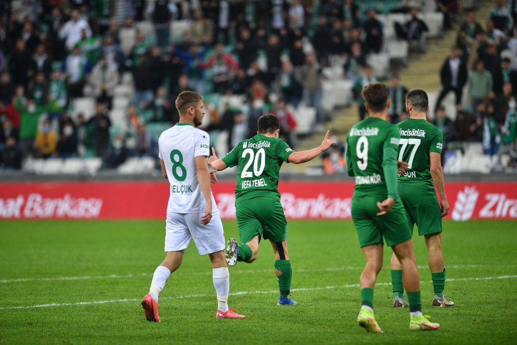 Vefa Temel: “Bursaspor camiası düştüğü yerden kalkmasını bilir”
