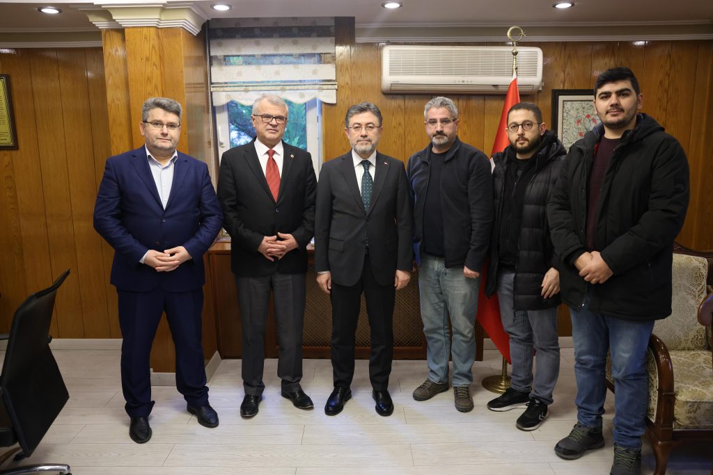 Bakan Yumaklı’ya yerel gazetelerin ilan sıkıntısı anlatıldı 