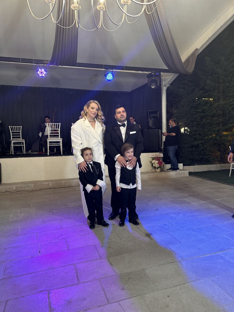 Bursa’da Muhteşem Sünnet Töreni: Okan Demir’den Oğulları Ozan ve Stefan’a Efsanevi Gece!